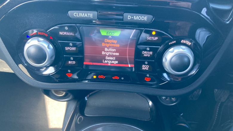 Nissan Juke 1.5 dCi N-Connecta 5dr Diesel Hatchback